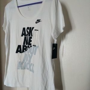 New Nike Women Active T-shirt